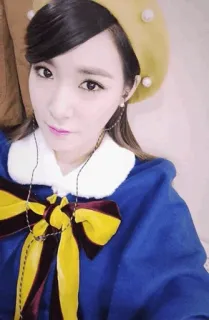 🎄 59ad6a1e donna, basco, moda, selfie, ritratto, femmina telegram sticker