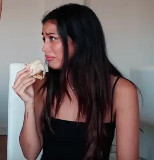 🌮 1b6f8d34 donna, mangiare, burrito, cibo, persona, ritratto, spuntino telegram sticker