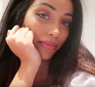 🌮 2950548f donna, viso, bellezza, ritratto, persona, trucco, cosmetici telegram sticker