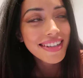 🌮 9d14088a donna, ritratto, viso, sorriso, bruna, bellezza telegram sticker