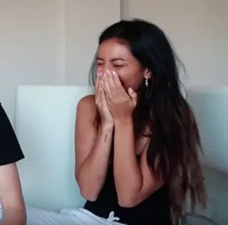 🌮 f2cbea00 donna, ritratto, ridere, bruna, interno, emozionale, umano telegram sticker