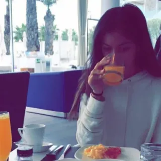 🍥 009540ea ผู้หญิง, ดื่ม, น้ำส้ม, อาหารเช้า, ในร่ม telegram sticker