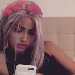 🍥 f0e9aa79 ผู้หญิง, ฟิลเตอร์หัวใจ, สมาร์ทโฟน, ภาพเหมือน, คน, โทรศัพท์ telegram sticker