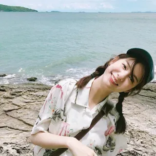 ❤️ ada00f9d 女性, ビーチ, 海, ポートレート, 夏, ポーズ, 笑顔 whatsapp sticker