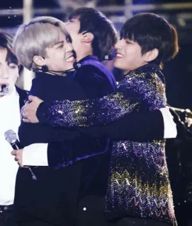 🖤 67d6e9ed groepsknuffel, genegenheid, vriendschap, feest, K-pop, optreden, concert telegram sticker