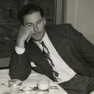 〰 ec40fadc 男人, 肖像, 西装, 复古, 灰度, 桌子, 眼镜 telegram sticker