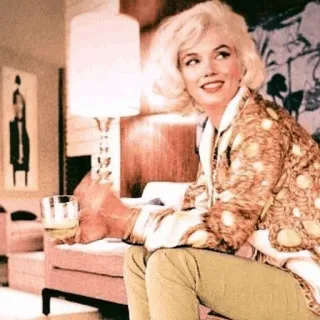 ➿ 55a6b6e5 Marilyn Monroe actress, vintage, celebrity, blonde, drink, retro telegram sticker