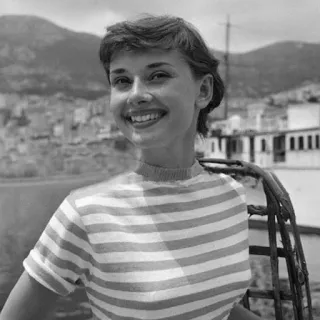 ➿ 5b0a30c7 Audrey Hepburn Audrey Hepburn, actress, fashion, portrait, black and white, vintage telegram sticker