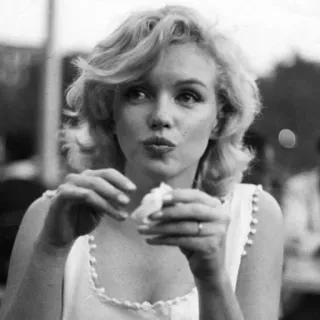 🥀 3b8f0015 Marilyn Monroe マリリン・モンロー, 女優, 白黒, 食事, 有名人, ヴィンテージ, アイコン telegram sticker