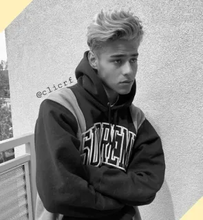 〽️ 101ba4ab @clicrf osoba, bluza z kapturem, portret, nastolatek, młody mężczyzna telegram sticker