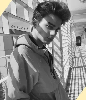 〽️ 1bd527eb @clicrf mężczyzna, osoba, portret, skala szarości, media społecznościowe, nazwa użytkownika telegram sticker