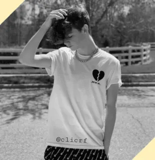 〽️ a41290c5 @clicrf nastolatek, łańcuch, złamane serce, Instagram, media społecznościowe telegram sticker