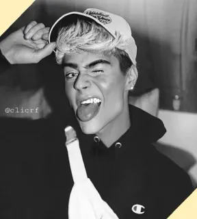 〽️ ced90606 @clicrf osoba, nastolatek, czarno-białe, bluza z kapturem, młodzież, selfie telegram sticker