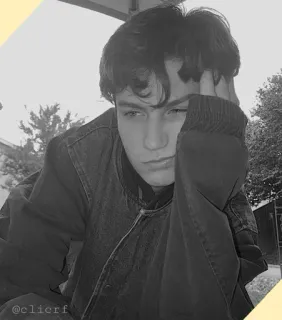 〽️ d3052a7e @clierf osoba, portret, czarno-biały, monochromatyczny, mężczyzna, nastolatek telegram sticker