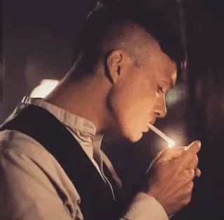 🌵 2ec26849 Tommy Shelby Peaky Blinders Palenie, Papieros, Gangster, Mężczyzna, Lata 20. whatsapp sticker