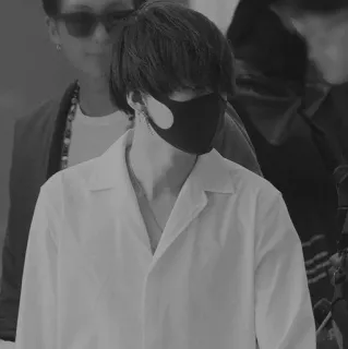 🃏 88963d44 pessoa, homem, máscara, camisa branca, preto e branco, retrato telegram sticker