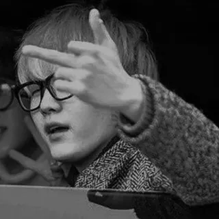 🃏 9666544e dedo do meio, gesto ofensivo, desrespeitoso, insultante, pessoa, retrato, óculos, preto e branco telegram sticker