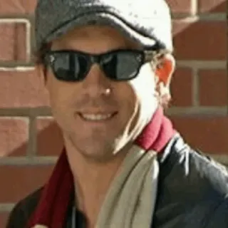 🔮 e7299610 Ryan Reynolds aktor, okulary przeciwsłoneczne, szalik, mężczyzna, celebryta telegram sticker