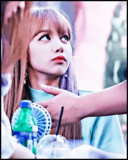 🐠 b594a30e Lisa kpop, sänger, idol, lisa, blackpink, promi whatsapp sticker