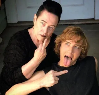 🖕 cce36a1a Stinkefinger, beleidigend, Geste, unhöflich, Frau, Zunge, Porträt telegram sticker