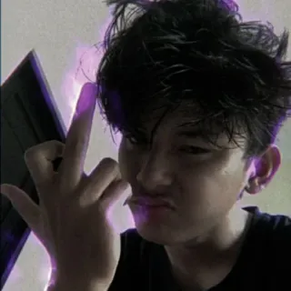 💣 fe77ab69 doigt d'honneur, geste obscène, impoli, ado, adolescent, portrait whatsapp sticker