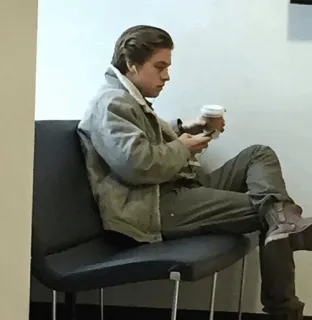 ❄️ 1300300d 남자, 앉아있는, 커피, 의자, 캐주얼, 휴식, 실내 telegram sticker