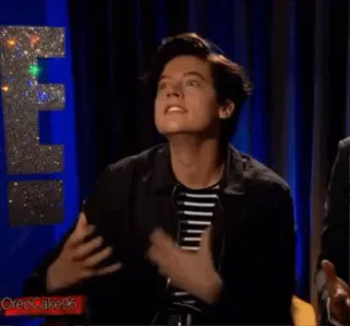 ✨ 3ef66d35 Cole Sprouse Cole Sprouse, actor, reacción, celebridad, entrevista telegram sticker