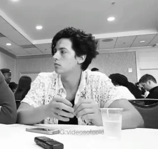 🥀 b78753ee Cole Sprouse cole sprouse, aktor, hitam putih, potret telegram sticker