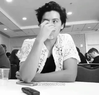 🥀 d8f12570 Cole Sprouse G:VIDEOSOFCOLE pria, meja, orang, cole sprouse telegram sticker