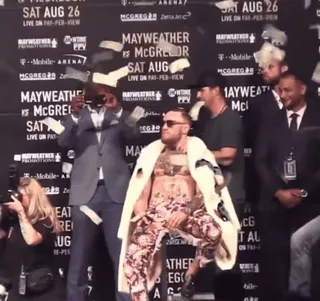 🤑 35b864a1 Conor McGregor SAT AUG 26
LIVE ON PER-VIEW
PPV Conor McGregor, Floyd Mayweather, Argent, Boxe, Athlète, Sports, Pay-per-view telegram sticker