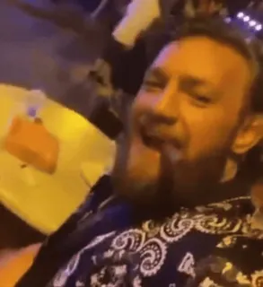 😉 bcbf3ca4 Conor McGregor homme, célébrité, barbu, souriant telegram sticker