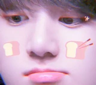 🥺 cd914a70 얼굴, 사람, 눈, 입술, 빵, 음식 telegram sticker