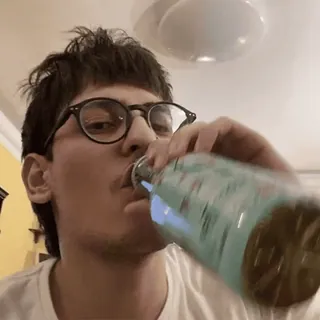 🧃 e9962aa7 pessoa, bebendo, garrafa, interior, bebida telegram sticker