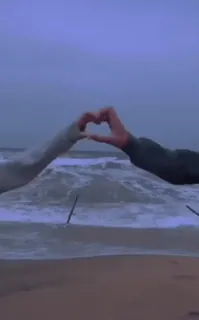 ❤️ 95af209d hands, heart, ocean, beach, love, sea, water telegram sticker