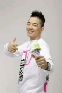 🍦 2e0ea02b man, ijs, duim omhoog, glimlachend, persoon, positief, blij telegram sticker