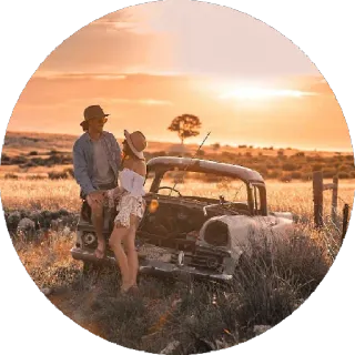 👫 8023da06 pasangan, topi, mobil antik, pedesaan, matahari terbenam, cinta whatsapp sticker