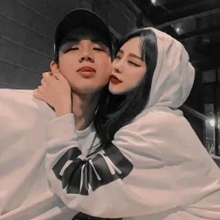 🦋 a3d3bee2 情侣, 拥抱, 爱意, 亲吻 telegram sticker