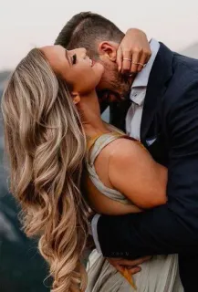 💖 c792a4d0 pasangan, cinta, romansa, pelukan, kasih sayang, pernikahan whatsapp sticker