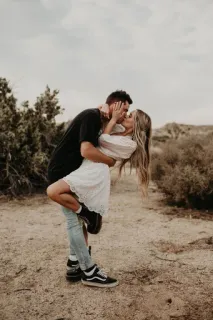 💖 ed2a0799 pasangan, berciuman, cinta, romansa, potret whatsapp sticker