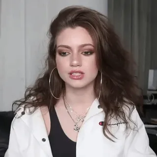 🐾 85b0bb8e 인물사진, 여자, 소녀, 패션, 뷰티, 메이크업, 갈색 머리 telegram sticker