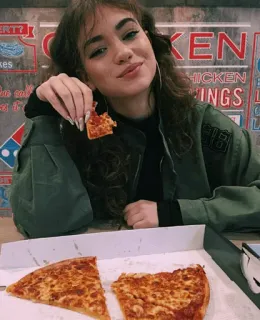 🥀 0f967fcd pizza, comida, comiendo, restaurante, mujer, chica telegram sticker