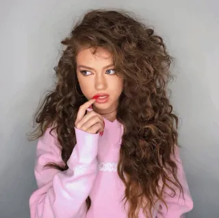 🥀 dd0cf10c mujer, pelo rizado, retrato, rosa, suéter, chica telegram sticker