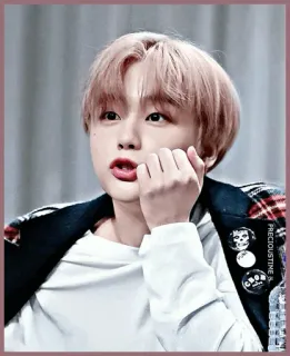 〰 c49a4aa1 PRECIOUSTIME personne, homme, kpop, idole, cheveux roses, jeune, portrait whatsapp sticker