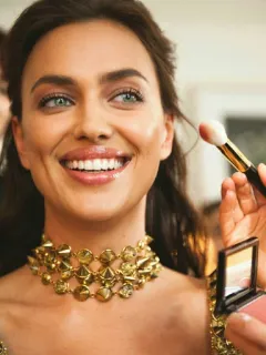 ☄ 76066ca9 vrouw, make-up, schoonheid, cosmetica, juwelen, portret telegram sticker