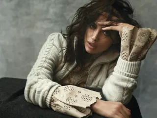 ☄ 96eb679e vrouw, portret, mode, model, trui, brunette, jas telegram sticker