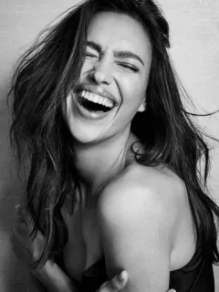 ☄ e521e954 portret, vrouw, model, lachen, haar, zwart wit telegram sticker