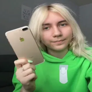 💶 1b43df75 여자, 셀카, 사람, 소녀, 인물사진, 금발 telegram sticker