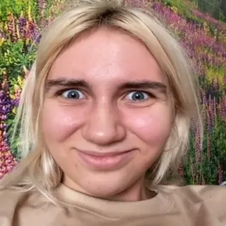 😊 dee6fcbd 여자, 인물 사진, 금발 머리, 셀카, 얼굴, 사람 telegram sticker