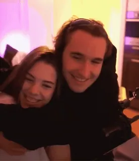 🥰 94d9dba1 sorrindo, retrato, amizade, pessoas, feliz whatsapp sticker