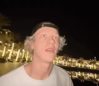 😯 e102699a whatsapp sticker